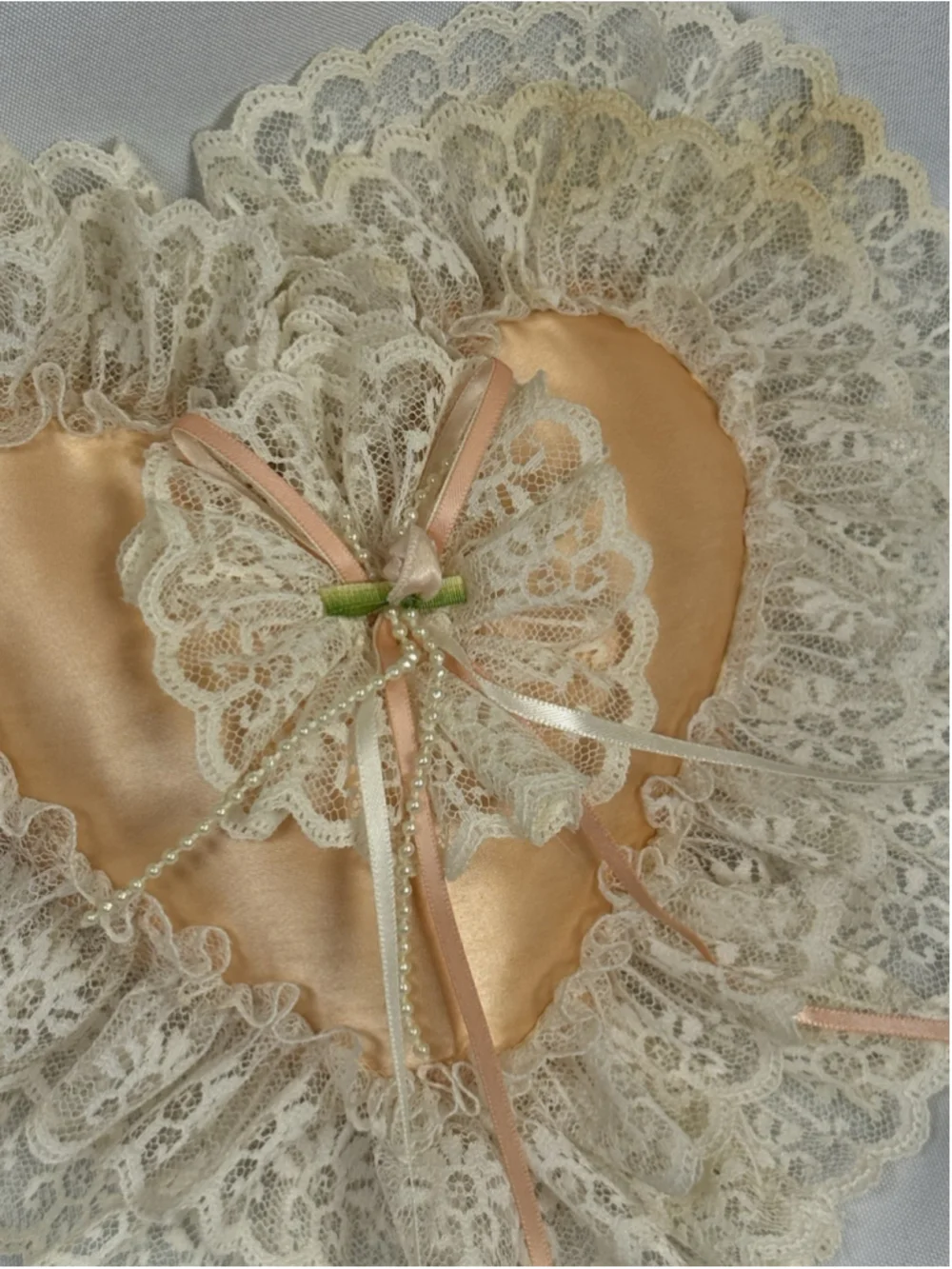 Vintage Peach Satin Heart w Lace Over Lay Pink Ribbon and Pearls CUTE (READ)